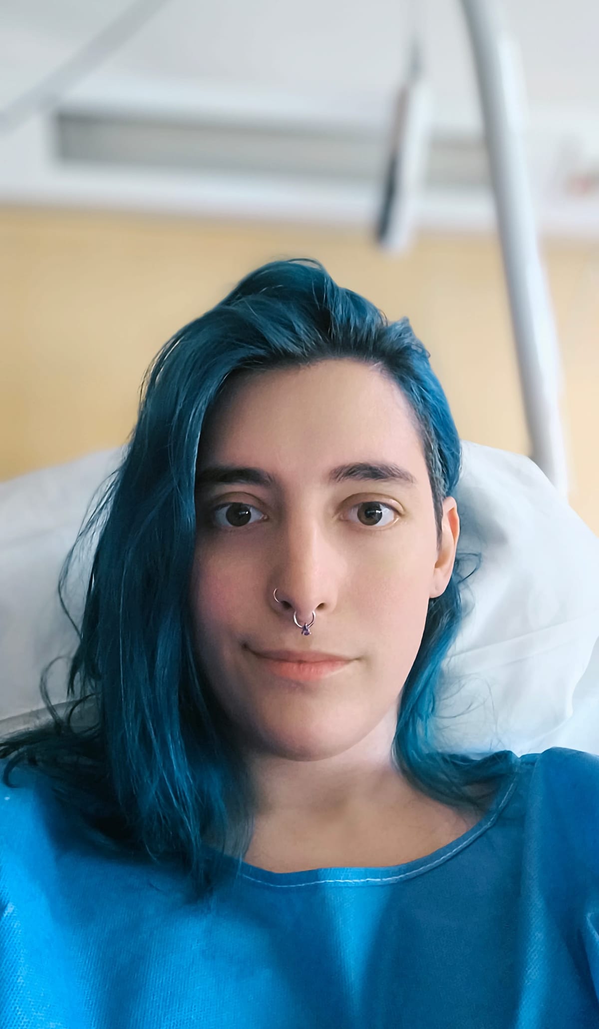 Moi sur un lit d'hôpital