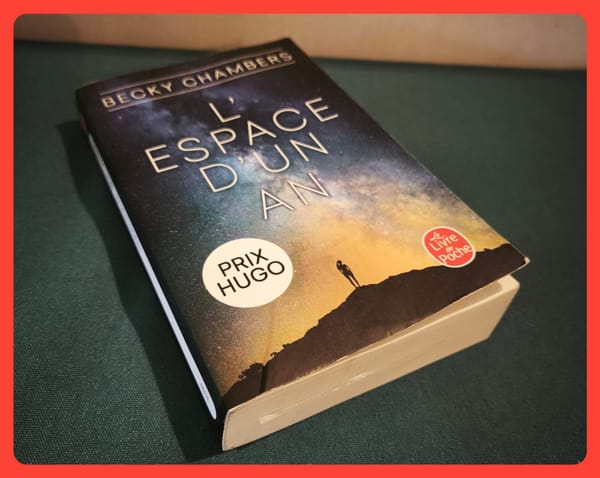 L'Espace d'un an au format poche